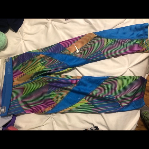 Nike Pro Leggings - Picture 3 of 7